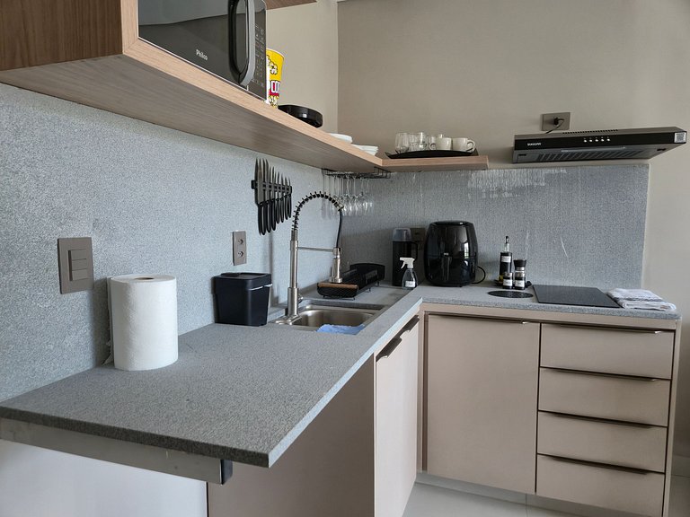 Studio novo e charmoso no coração nobre do Buritis