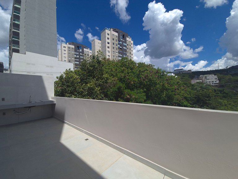 Studio novo e charmoso no coração nobre do Buritis
