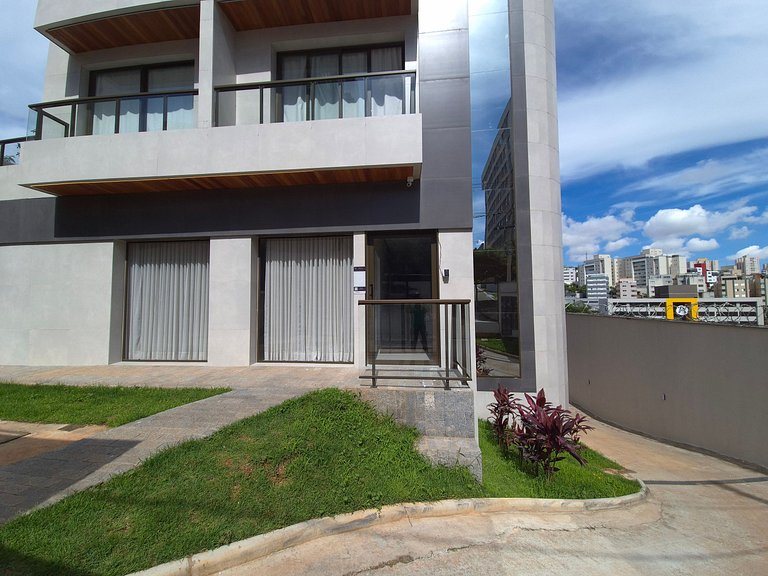 Studio novo e charmoso no coração nobre do Buritis